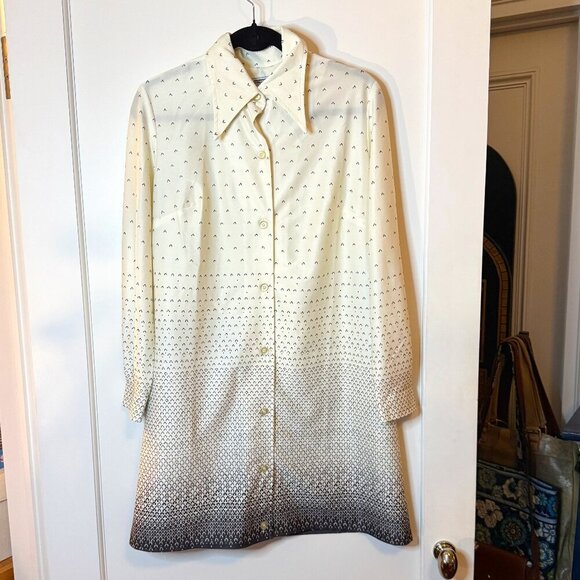 Dresses & Skirts - Button Up 70s Shirt dress sz Large